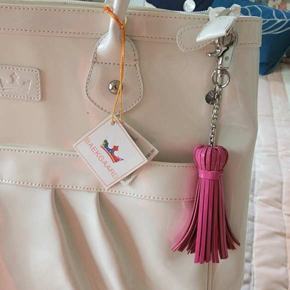 NWT Baekgaard Pearl  White Genuine  Patent Leather Tote - Picture 7 of 14